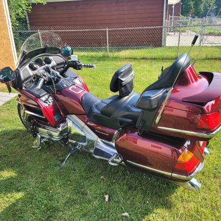 Photo Gold Wing 30th anniversary $6,994