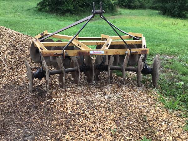 Photo King Kutter disc cultivator $800