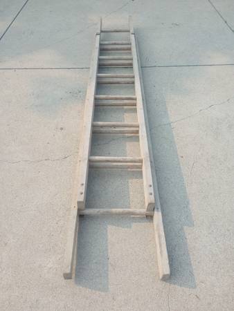 Photo Old Wooden 2 Section 16 Ladder $20