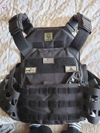 Photo Plate carrier with plates $285