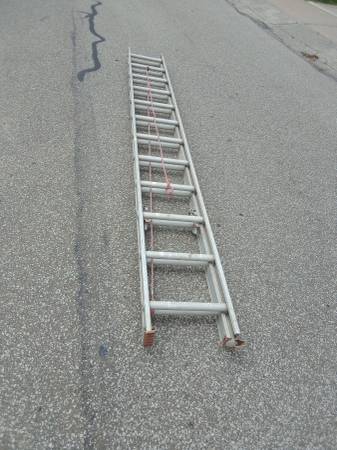 Photo Werner 24 foot aluminum ladder 200 firm $200