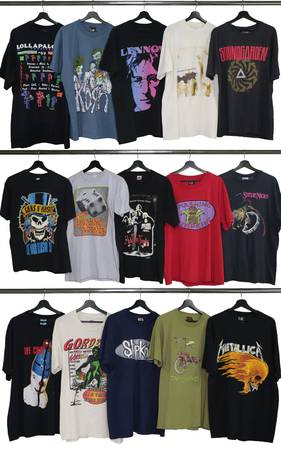 Photo Will buy old t-shirts and clothing 80s and 90s $10