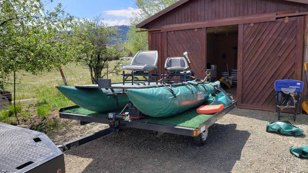 Photo 12 ft Pontoon Raft with Rowing Rack $1,500