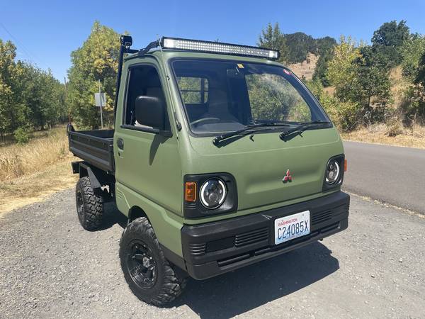Photo 1993 Mitsubishi Minicab Dump Truck $13,000