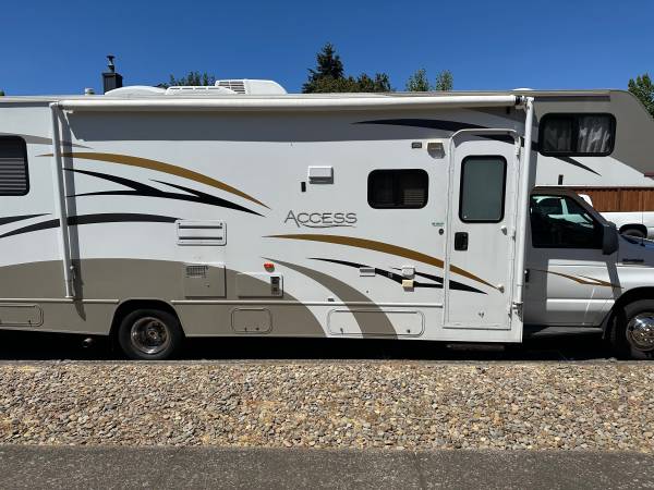 Photo 2010 Winnebago Accent $54,000