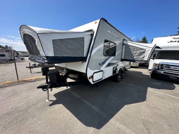 Photo 2017 Jayco Jay Feather 17ft Travel Trailer w 3 POP OUTS $21,911
