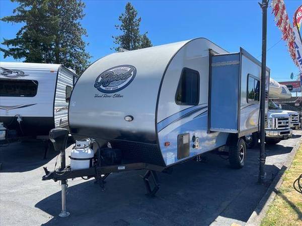 Photo 2019 Forest River R Pod RP 179 This lightweight travel trailer $18,500