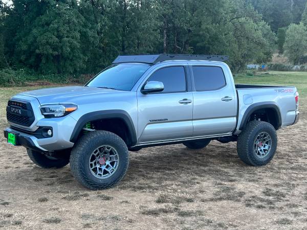 Photo 2022 Tacoma trd off road lifted - $46,000 (Cottage grove)
