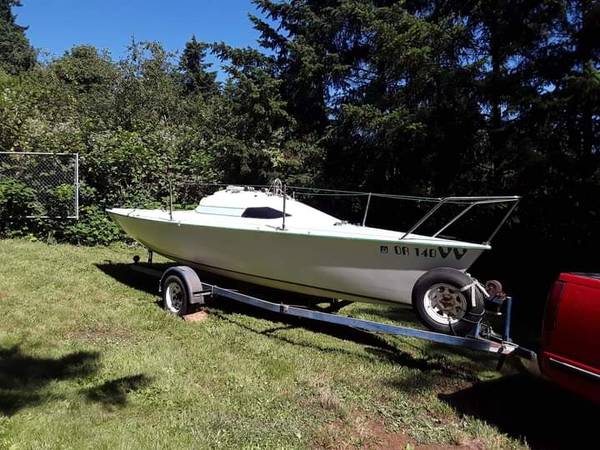 beach cruiser sailboat