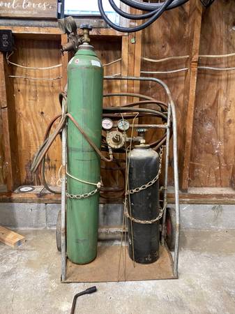 Photo Oxygen and acetylene cutting torch $200
