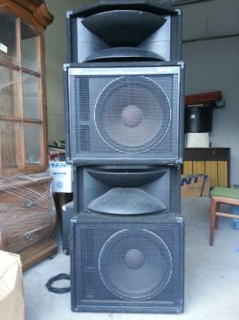 Photo Pair Peavey SP-2 Ti PA Speakers $450