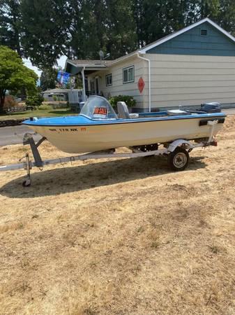 Sea King fiberglass boat $2,500