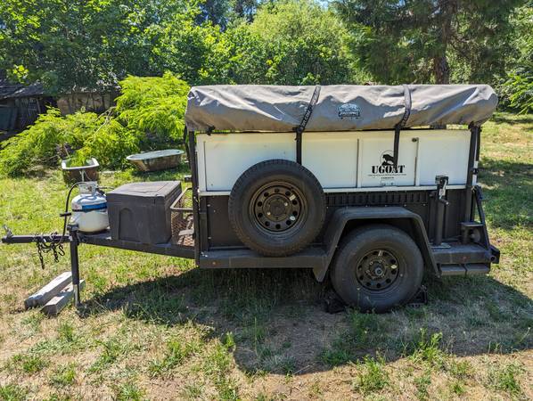 Photo UGOAT Scout Adventure Trailer, Rooftop Tent, Water Tank $9,500