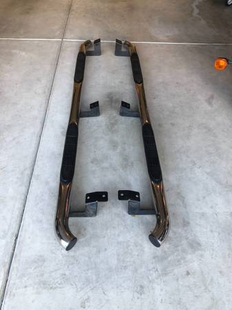 Photo Westin side step bars for Toyota Tacoma $100