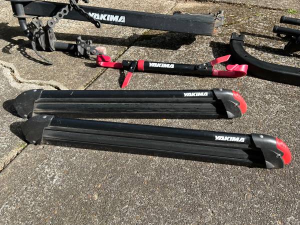 Photo Yakima roof-bike-canoe-ski rack set $250