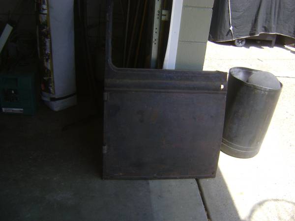 Photo 1928 1929 1930 1931 MODEL A FORD FRONT DOOR MANCAVE OLD VINTAGE PARTS $100