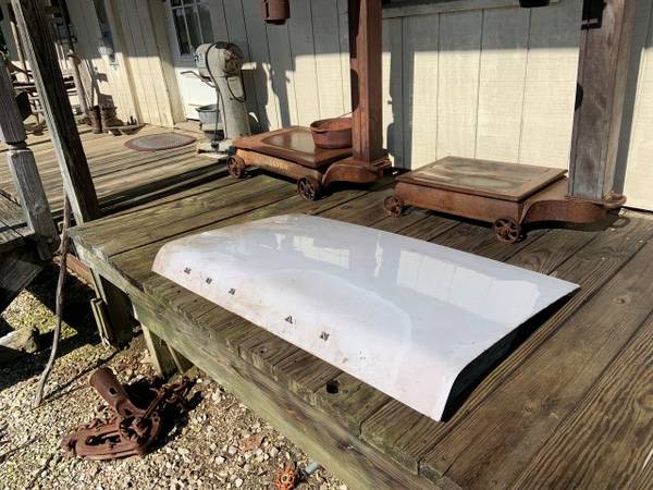 Photo 1969 Ford Mustang Trunk Lid $250