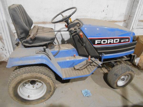 Photo FORD GT75 GARDEN TRACTOR $1,995