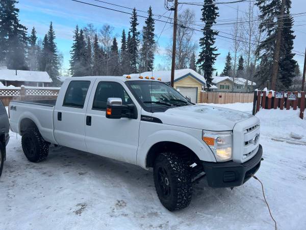 Photo 2011 Ford F-250 super duty, crew cab, 6.2 gas, 6 34 bed - $26,500 (fairbanks)