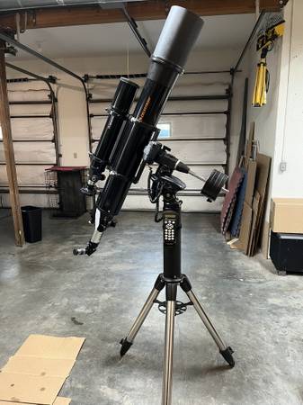 Photo CR-6 Telescope with AGT Mount  $600