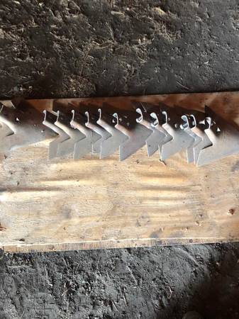 Photo 14 chisel plow sweeps $10