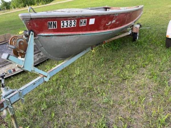 Photo 16 Foot Lund Fishing Boat AND Trailer $500