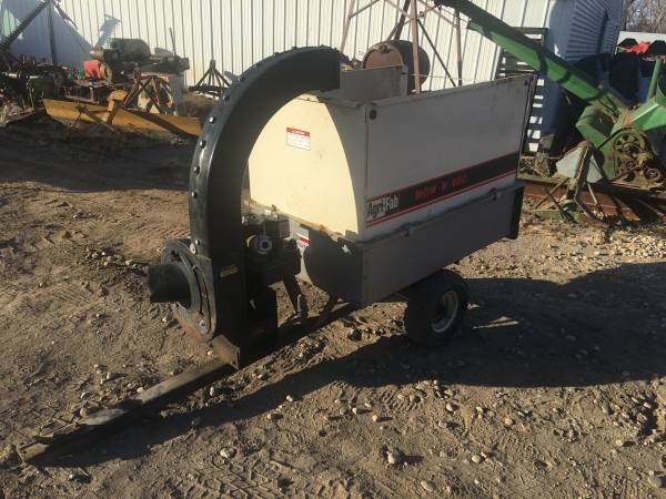 Photo Agri-Fab Lawn Vacuum Cart $650