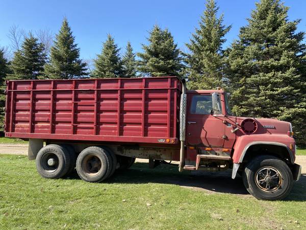 Ford L9000 Farm Grain Truck - $11500 (Pelican Rapids) | Cars & Trucks For Sale | Fargo, ND | Shoppok