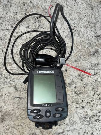 Lowrance X-4 Pro FishFinder Sonar Depth Finder with transducer $90