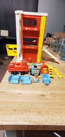 Photo Playskool Rescue Center Fire Station Squad Cars 4 Figures Helicopter $16