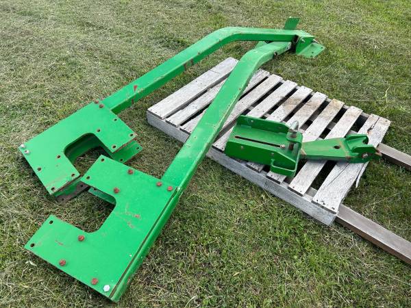 Photo Rear hitch for jd chisel plow $500