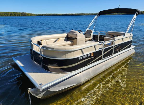 Short and Long-Term Pontoon Boat Rentals with Deliveries and Pick-Ups ...