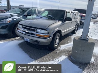 Photo Used 2003 Chevrolet S10 Pickup LS for sale