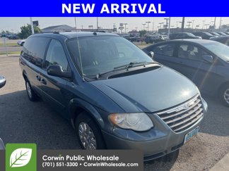 Photo Used 2005 Chrysler Town  Country LX w Popular Equipment Group II for sale