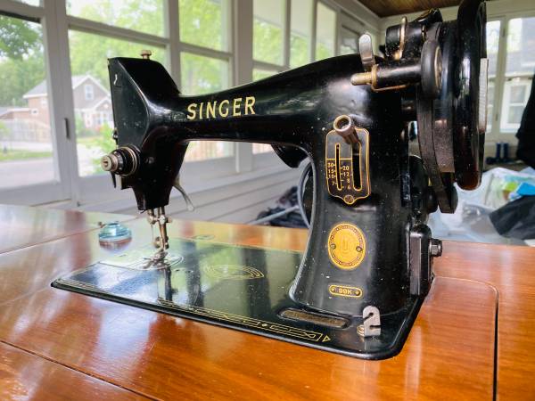 Photo Vintage Singer Sewing Table 1955 $125