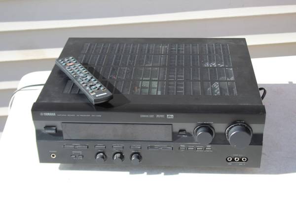 Photo YAMAHA NATURAL SOUND AV RECEIVER RX-V496RDS-210 watts Remote WORKING $70
