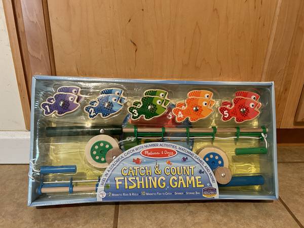 Melissa  Doug Catch  Count Fishing Game $20