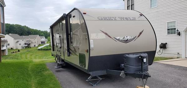 Photo 2016 26RR Forest River Grey Wolf Limited toy hauler $13,900
