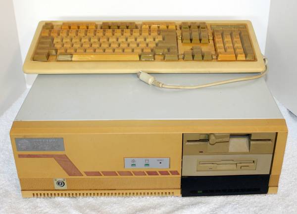 Photo Vintage Citizen Mate12 Desktop Computer w Keyboard  No Power Cord $499