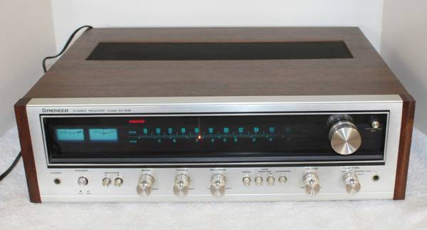 Photo Vintage Pioneer SX-535 AmFm Stereo Receiver  Clean  Works Great $349