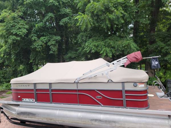 Photo 2015 Crest 2 210 Series Pontoon Boat with HD Trailer. $20,000