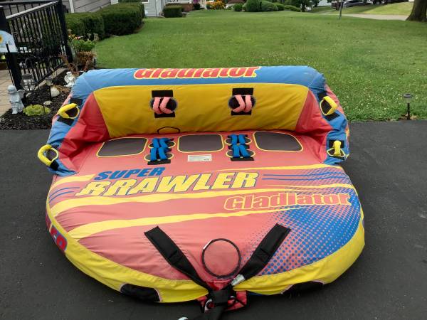 Photo Boat float super brawler vests $125