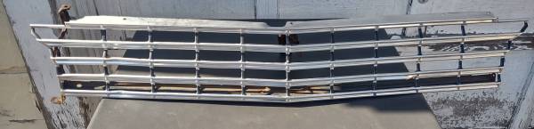Photo CHEVY NOVA II FRONT GRILLE EARLY-MID 60S $75
