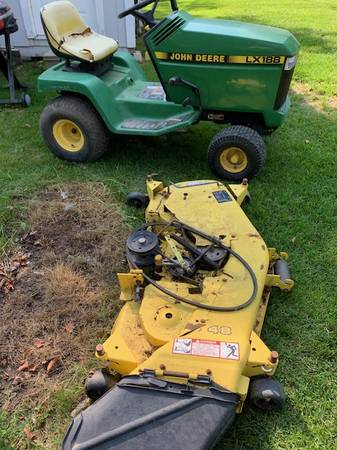 Photo John Deere LX188 Lawn Tractor $400