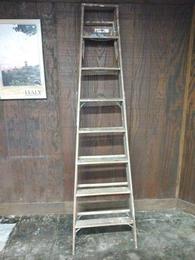 8 foot wood werner ladder  50