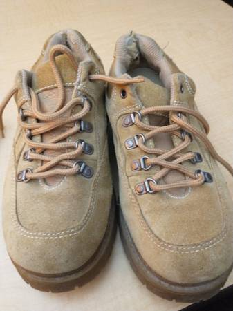 Brown Shoes, Size 5 12. Used, Small Tear In Side, MAKE ME AN OFFER, (DS), God B - $10 (Fayetteville)