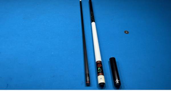 Photo Meucci Rose cue with carbon shaft $900