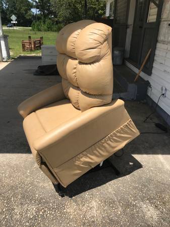 Photo Power lift electrical recliner chair $550