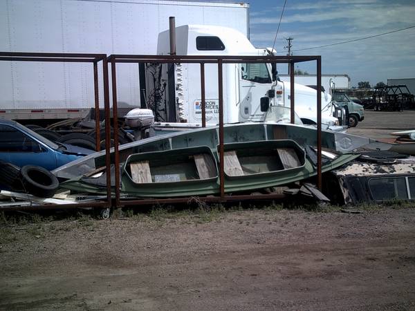 17 ft aluminum canoe and kayak $100