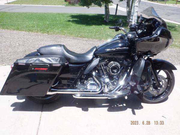 Photo 2012 Harley Davidson Road Glide $15,000